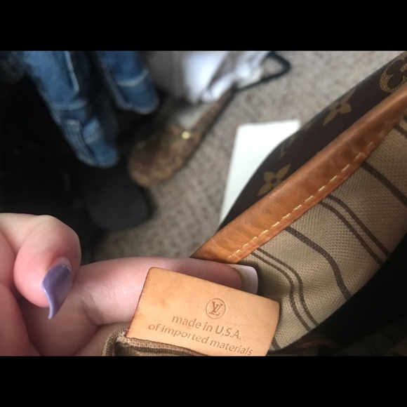 Real Authentic LV purse. Comes with duster bag/box - Picture 6 of 7